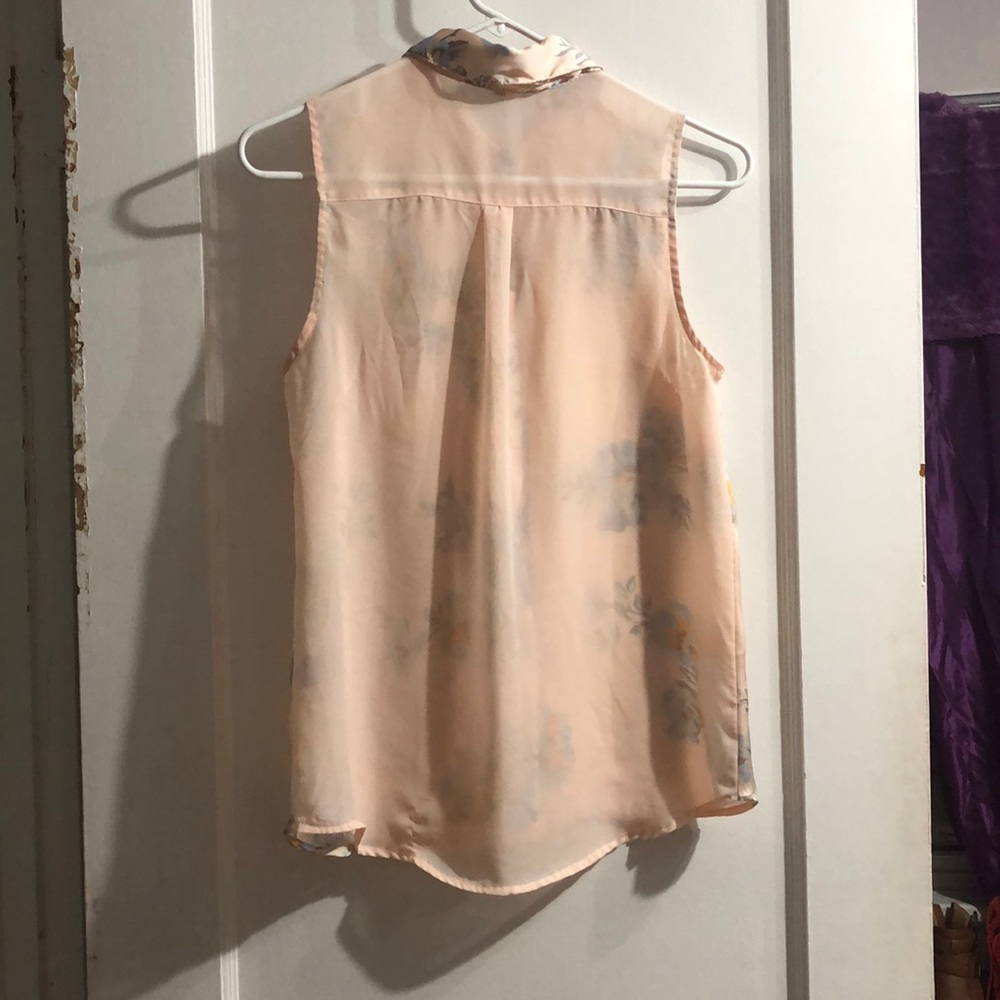 Button down - Picture 2 of 4